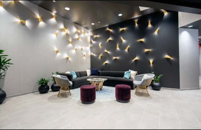 LUXURY FULLY FURNISHED DOWNTOWN PITTSBURGH CONDO Gallery 4