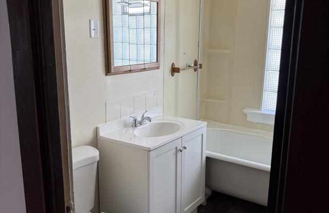 2312 West Lloyd Street photos photos