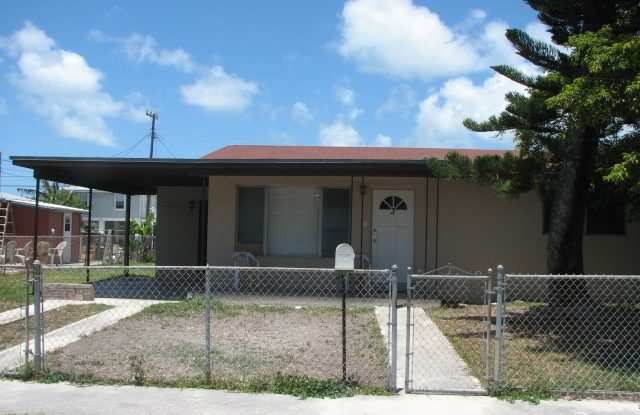 6 MONTH RENTAL - 2 Bedroom / 1 Bath Private Family Home on Stock Island photos photos