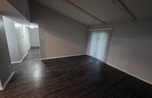 21 Brookway Lane Gallery 3