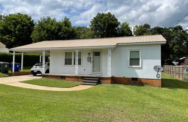 2 bed, 1 bath house located in Siler City! photos photos