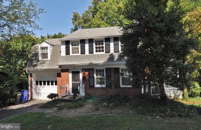 6011 WOODACRES DRIVE Gallery 2