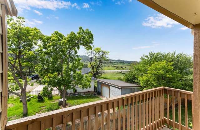Cozy Condo in Convenient Location with Mountain Views photos photos