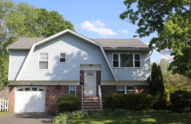 22 Lenoir Avenue - 22 Lenoir Avenue, Freehold, NJ 07728