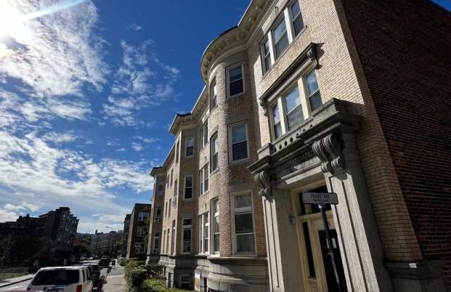 Sept 1 2027!  Huge BU South Campus 5 Bed/2 Bath.  Porch, A/C, Laundry, Amazing Location on St. Marys Street!!! Gallery 3