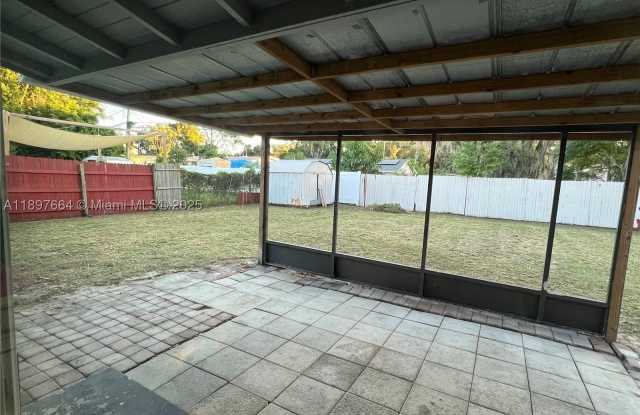 6632 Edgewater Drive Gallery 4