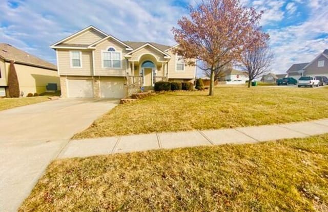 2020 SW Rachel Lane - 2020 Southwest Rachel Lane, Lee's Summit, MO 64082