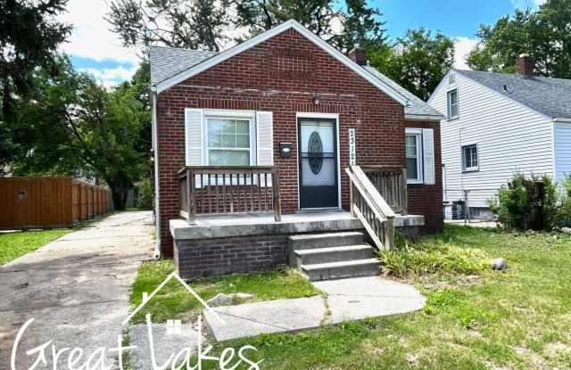 Beautiful 3 Bedroom / 1 Bathroom Bungalow now available for rent! photos photos