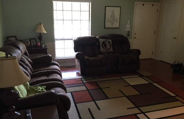 1604-2 Carolewood Ct Gallery 3