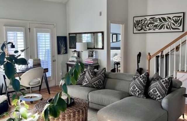 7601 Astoria Place Gallery 2