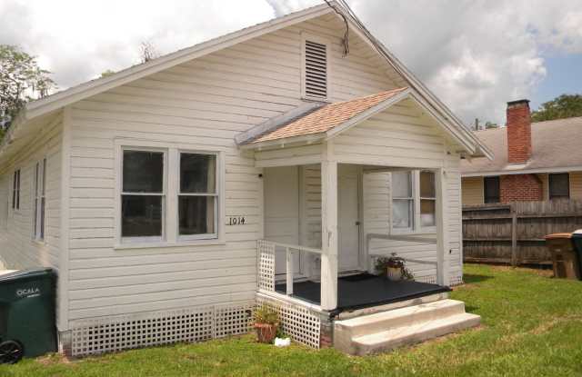Duplex at 1016 NE 8th Ave. Ocala, FL 34470 photos photos