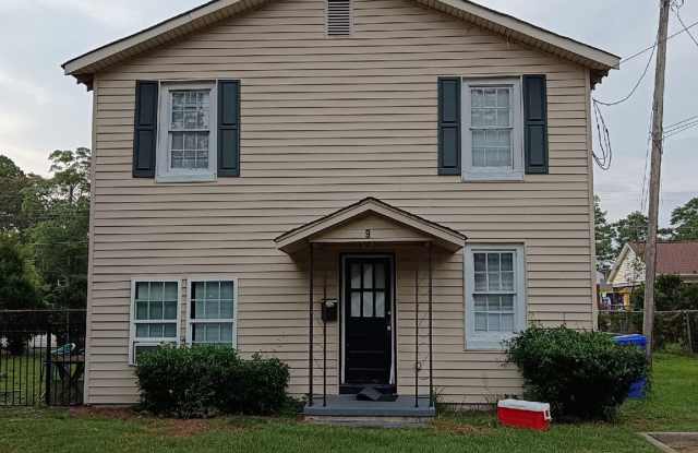 3 Bedroom, 2 Bath House in the Grid walking distance to ECU photos photos
