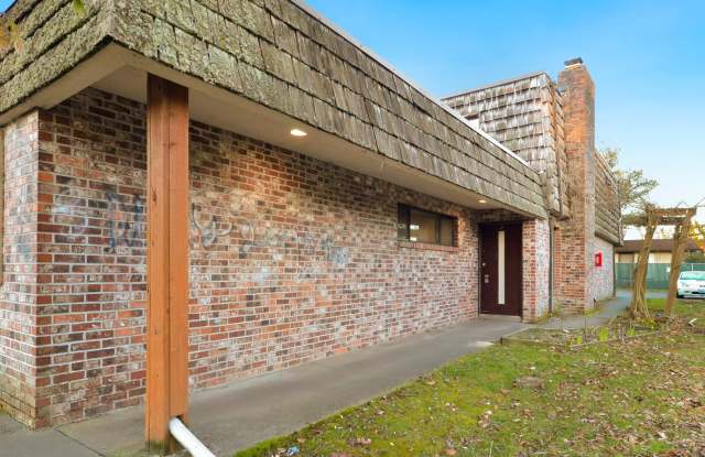 Bellevue Dion 4-plex photos photos Bellevue Dion 4-plex photos photos