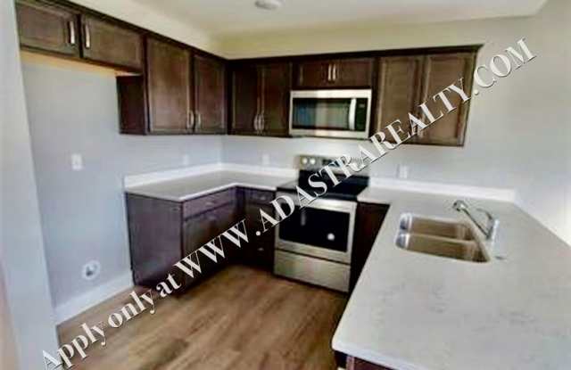 Nice 3 Bed 3 Bath Townhome in Louisburg-Available NOW!! Gallery 4