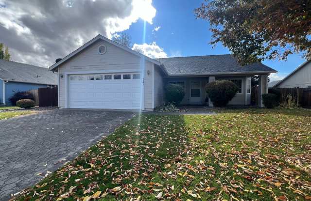 Charming 3/2/2 Home in Gardnerville *MUST SEE* Gallery 1