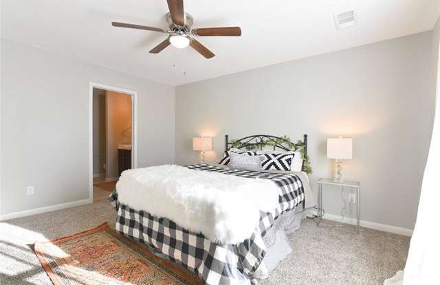 6005 Spring Ranch Gallery 4