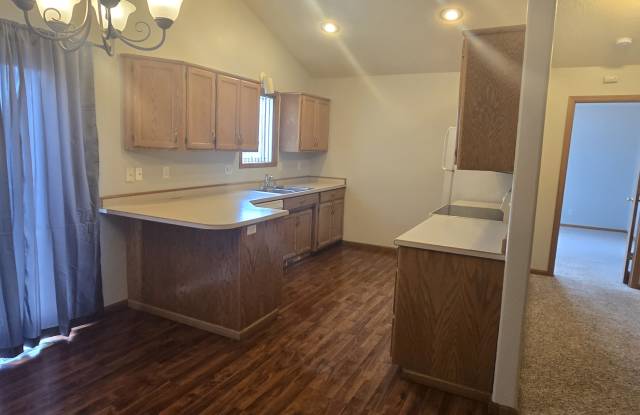 2729 34th Avenue South - 1 Gallery 4