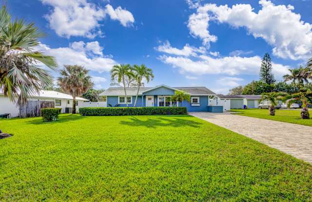 8776 SE Alabama Place - 8776 Southeast Alabama Place, Hobe Sound, FL 33455