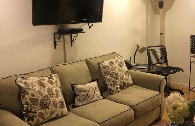 2211 WASHINGTON CIRCLE NW Gallery 3