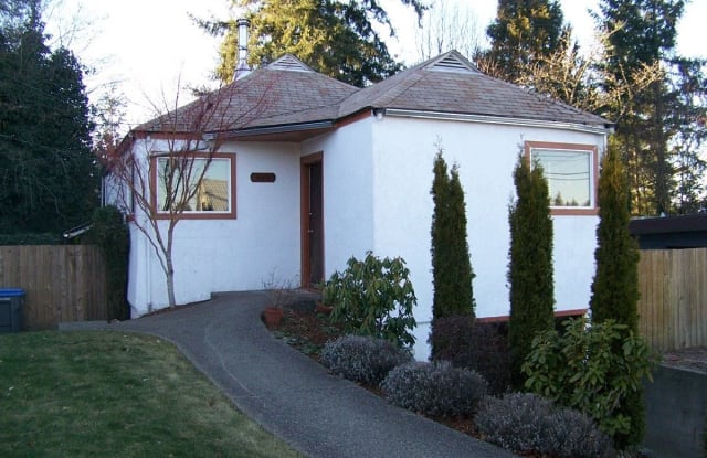 345 Dora Ave - 345 Dora Avenue, Bremerton, WA 98312