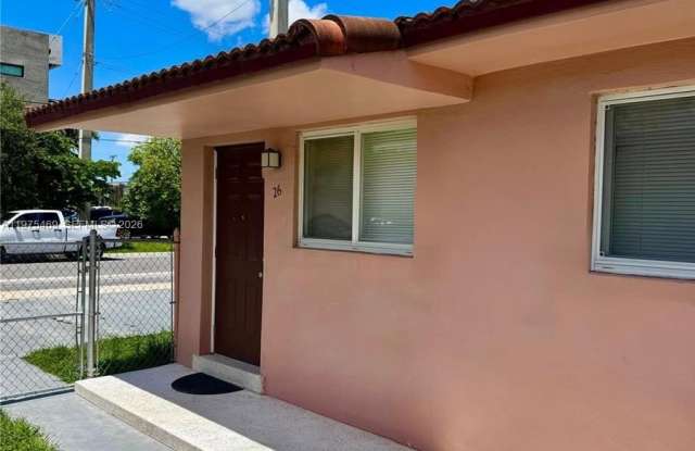 626 W 17th St photos photos