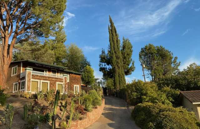 8625 Delmonico Avenue Gallery 2