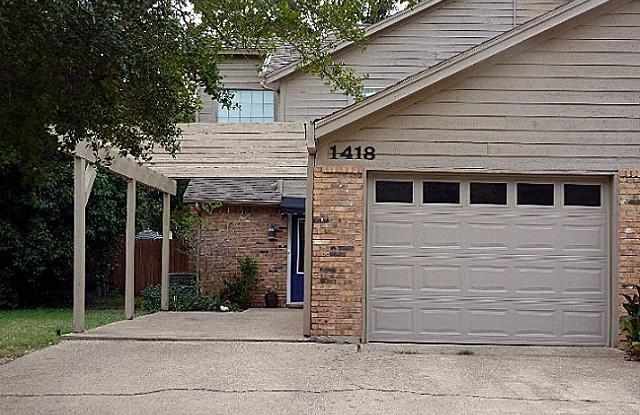 1418 Palmnold Circle W Gallery 2