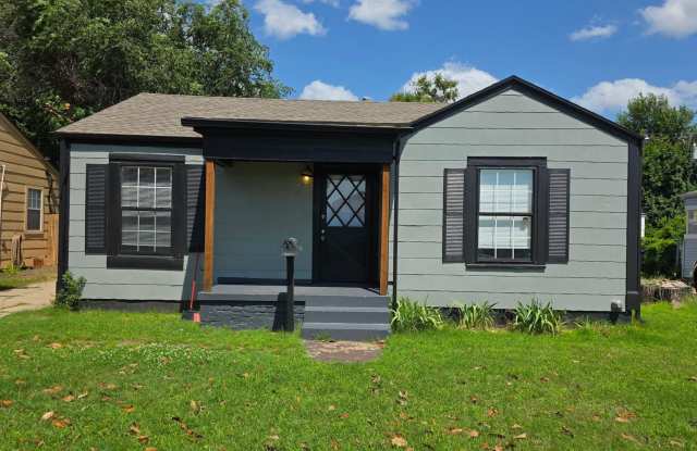 Great 2 Bedroom 1 Bathroom Home NW OKC! $1095 Per Month photos photos
