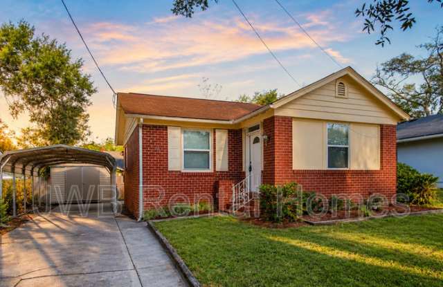425 47th St W photos photos