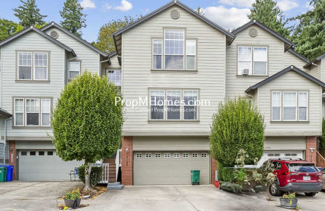 Spacious Townhome in SW Gresham - Where Urban Meets Rural! photos photos