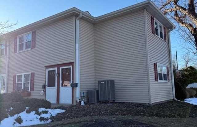 114 YARDLEY COMMONS photos photos