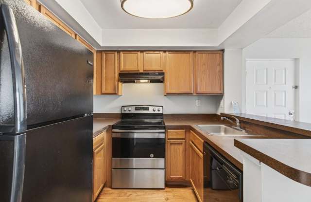 ONE BEDROOM ONE BATHROOM!! WATERFRONT COMMUNITY! photos photos