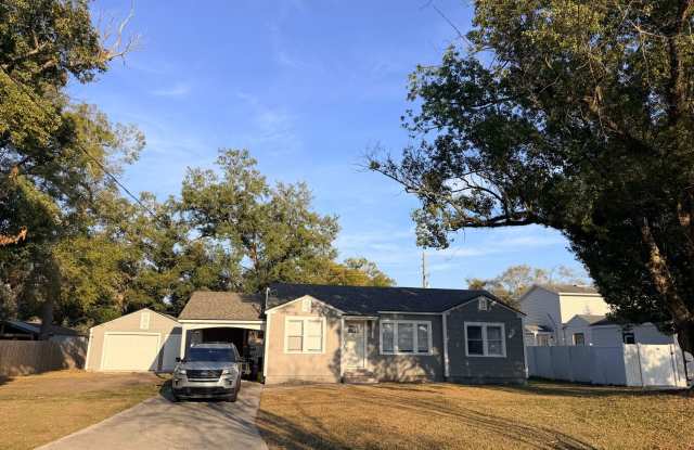 Charming 3BR Remodeled Bungalow in Colonialtown North - 831 Floral Dr photos photos Charming 3BR Remodeled Bungalow in Colonialtown North - 831 Floral Dr photos photos