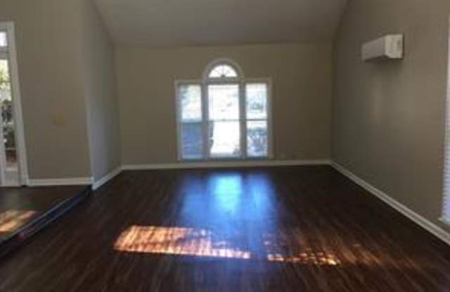 5250 Skidaway Drive Gallery 4