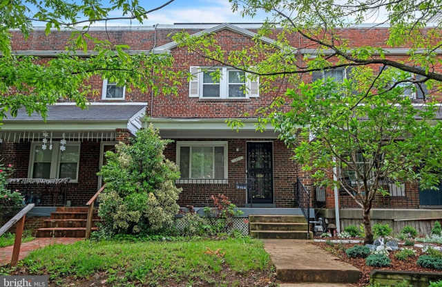 1407 K ST SE photos photos