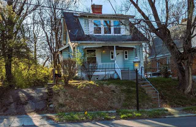 2-3 bedroom home located in College Hill - 6363 Savannah Avenue, Cincinnati, OH 45224