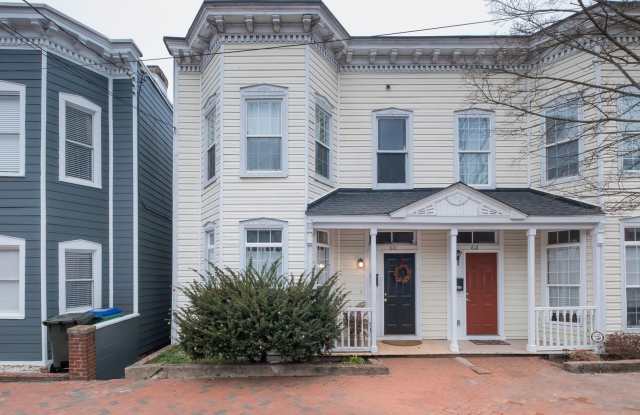 2 BR/ 2 BA Historic Church Hill Home. Available February 10th! photos photos