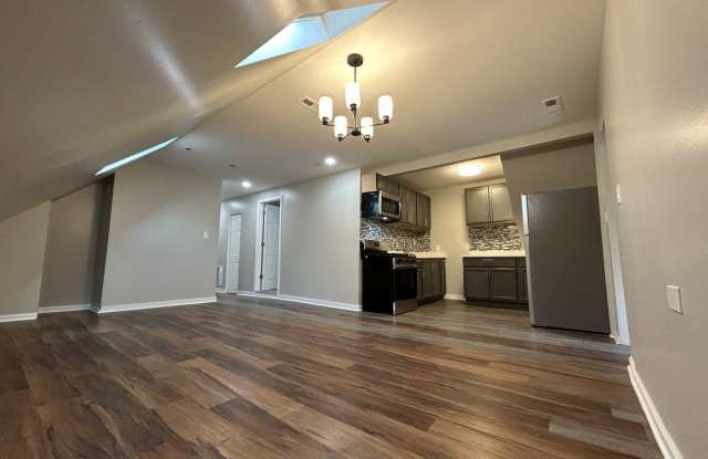 4834 N Ridgeway Avenue Gallery 2