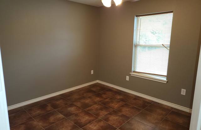 2600 Canyon Gallery 4