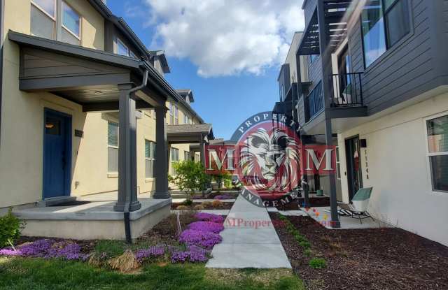 Great 3 Bd 2 Ba Townhome 2 Car Garage photos photos
