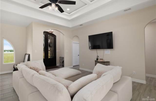 35002 Longhorn Drive Gallery 3