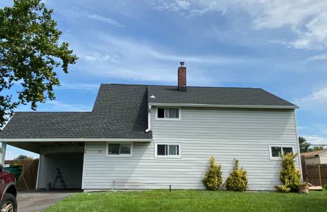 Beautiful fully renovated 4 beds 2 bath House in Levittown PA avail 11/1/2024 photos photos