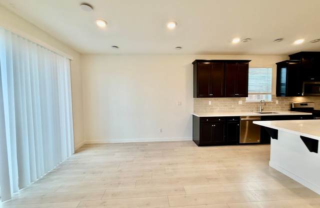 Nice home available now Gallery 4
