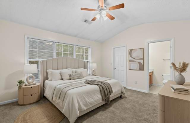6294 Hickory Lane Circle Gallery 2