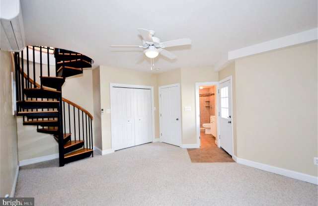 1809 SHORE DRIVE Gallery 3