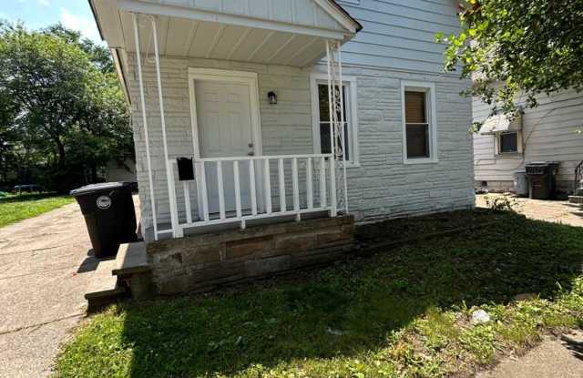 Charming 3-Bedroom Property in Prime Location photos photos