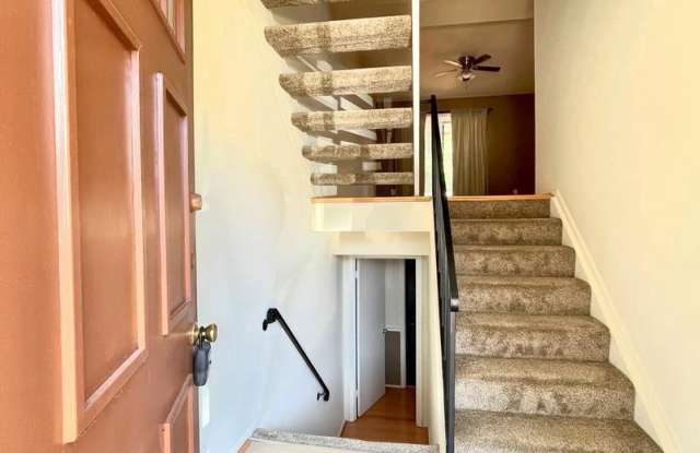 13810 NEWPORT LANE Gallery 2