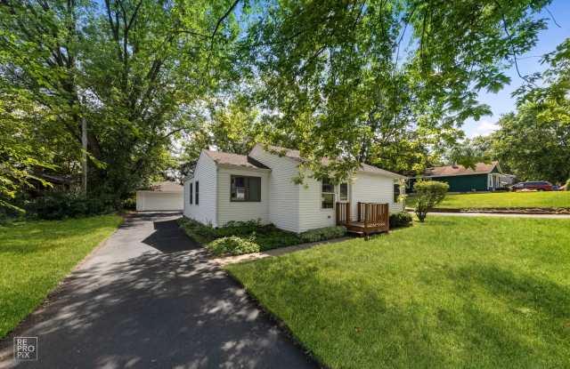 2 Bedroom 1 Bath with LARGE Oversized 2 Car Garage in Wonder Lake! photos photos