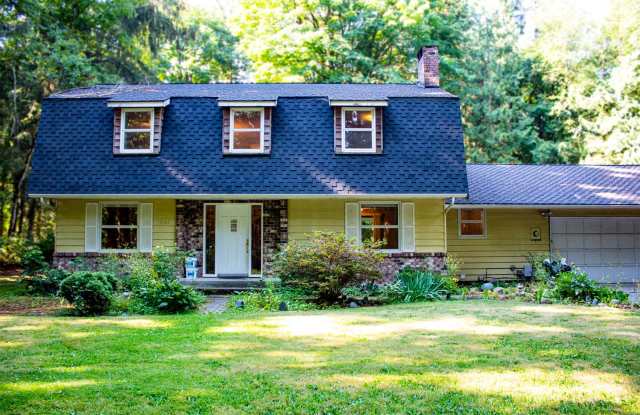 Three Bedroom House for Rent with Large Yard photos photos