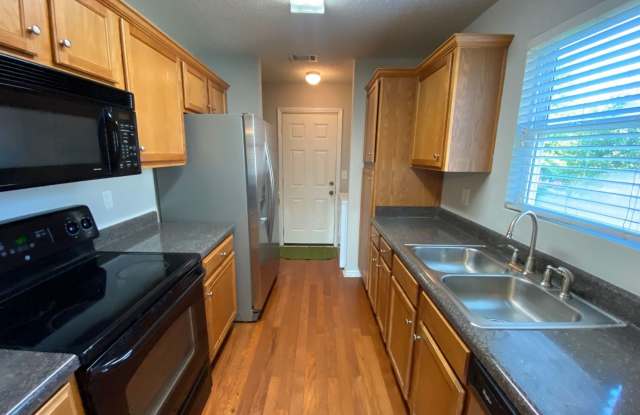 PRE-LEASING FOR AUGUST 2 2026! 1/2 Off Deposit! Gallery 4